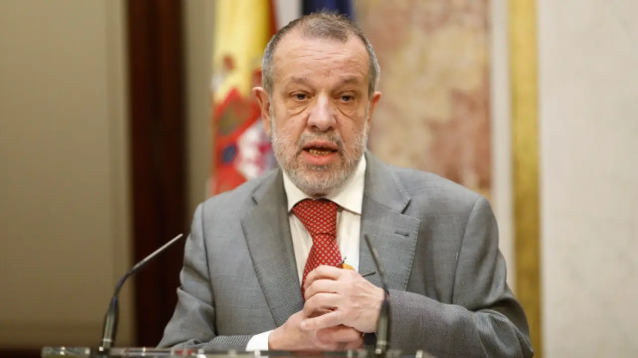El Defensor del Pueblo en funciones, Francisco Fern&aacute;ndez Marug&aacute;n