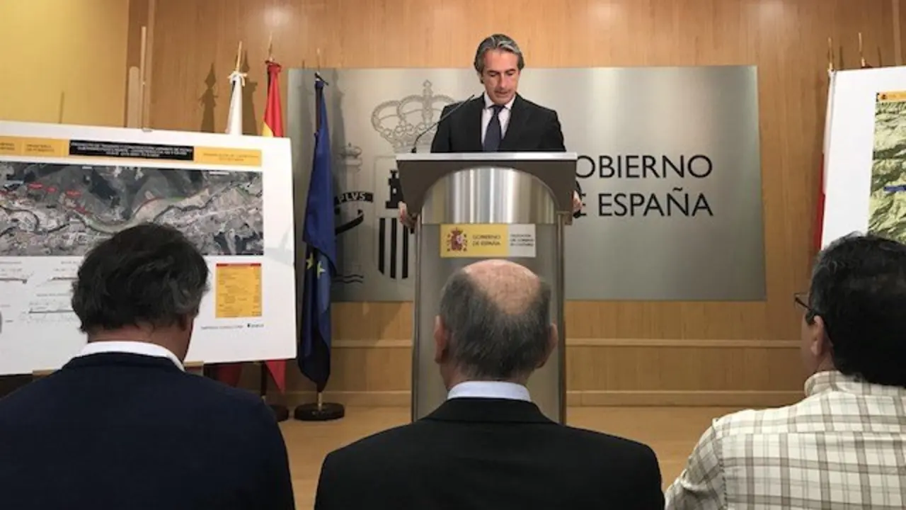 De la Serna presenta el proyecto de la variante de Potes