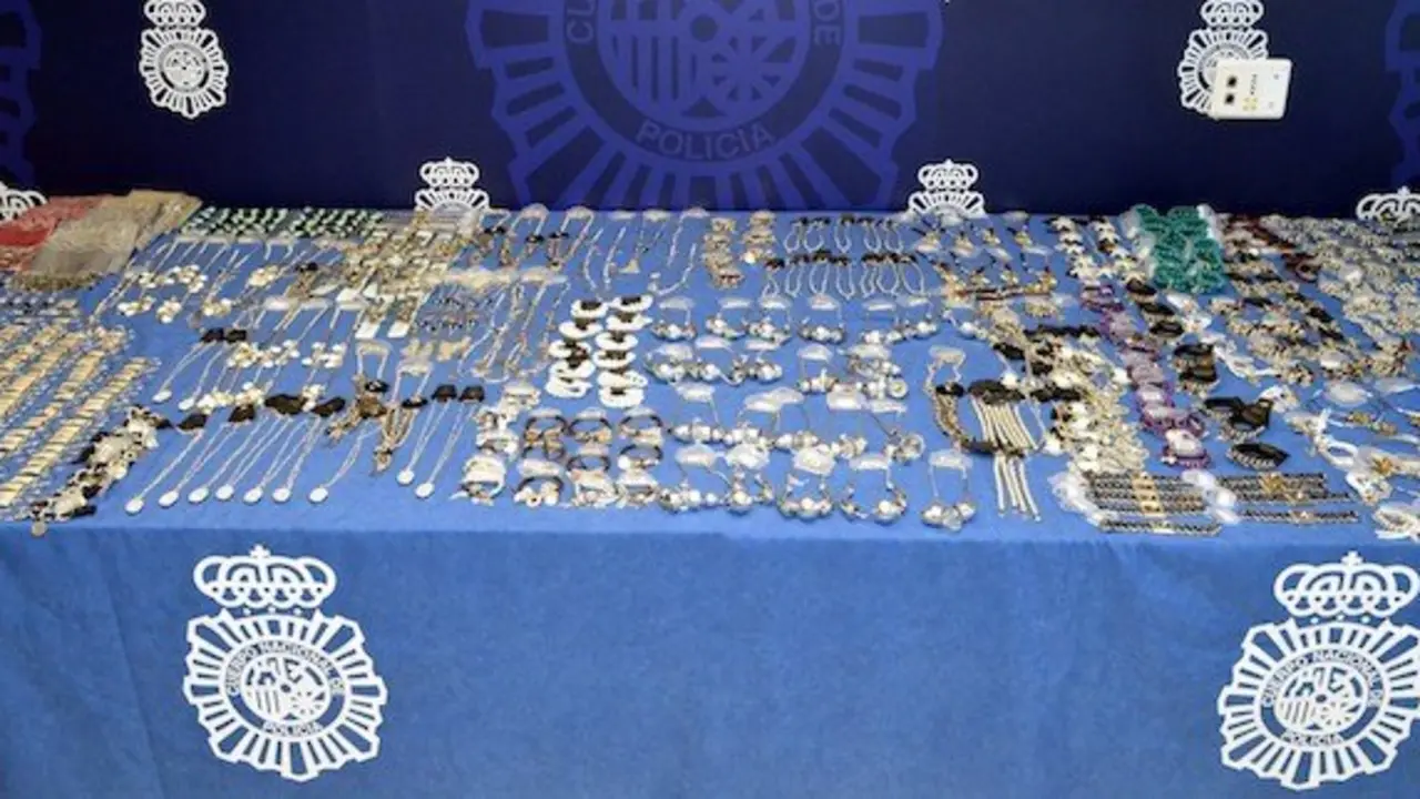 Objetos de plata intervenidos