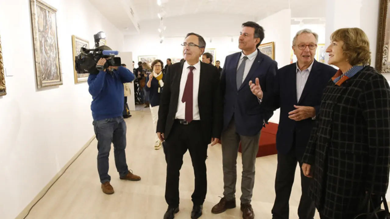Visita de las autoridades a la exposici&oacute;n