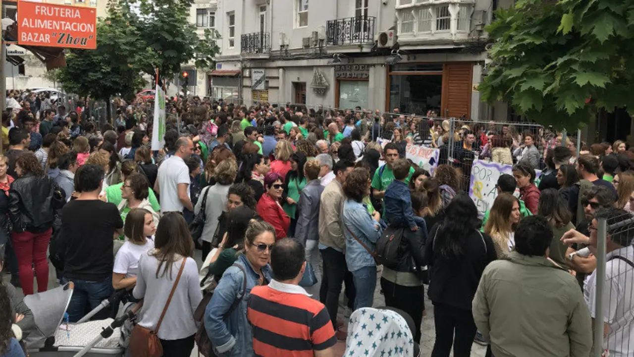 Concentraci&oacute;n de maestros este jueves frente a la sede del Gobierno c&aacute;ntabro