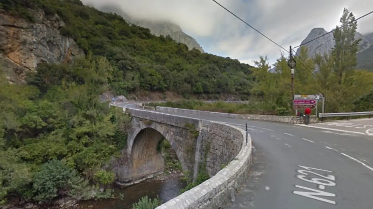 Puente de Lebe&ntilde;a en el Desfiladero de la Hermida | Foto- Google Maps