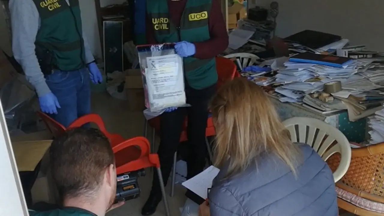 Material incautado por la Guardia Civil en la operaci&oacute;n contra la red de pedofilia