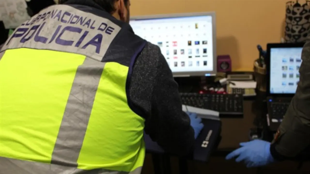 En el registro de su domicilio se encontr&oacute; un ordenador con gran cantidad de material de pornograf&iacute;a infantil . Foto- Archivo