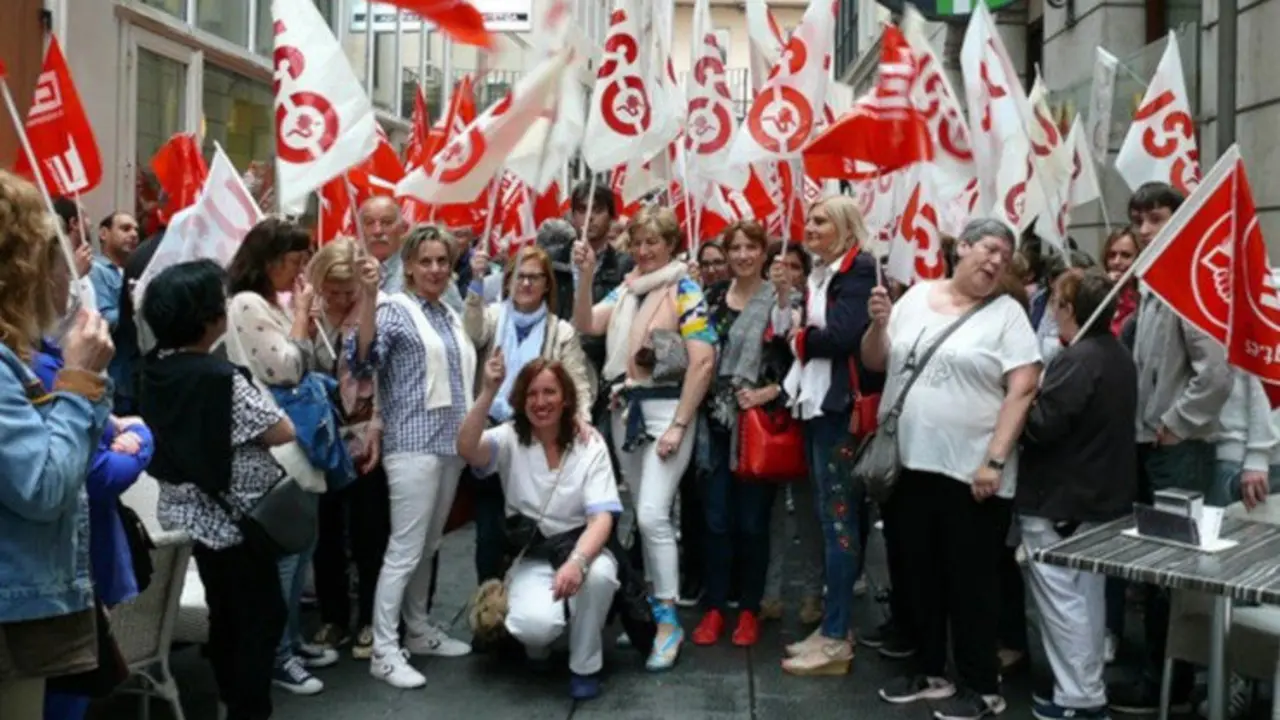 Trabajadoras y trabajadores de la limpieza protestan en Santander