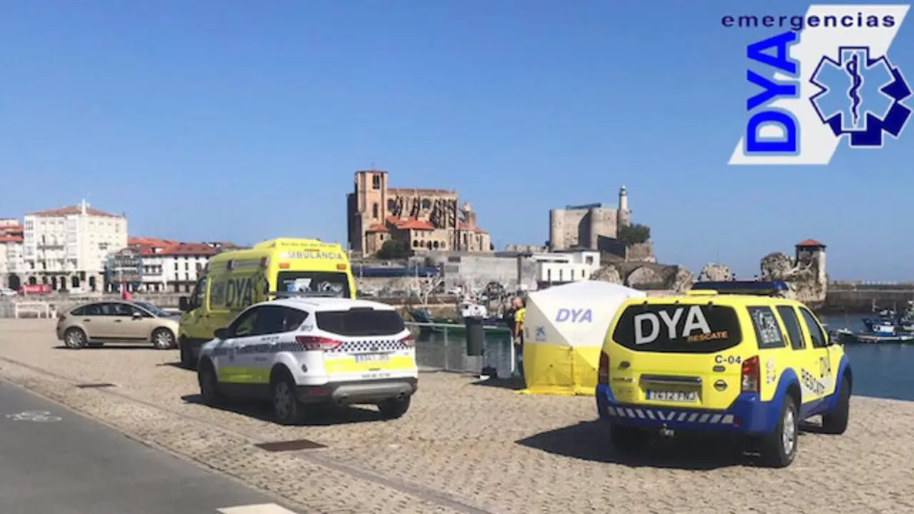 El fallecido fue trasladado al puerto de Castro Urdiales. Foto- Dya Cantabria