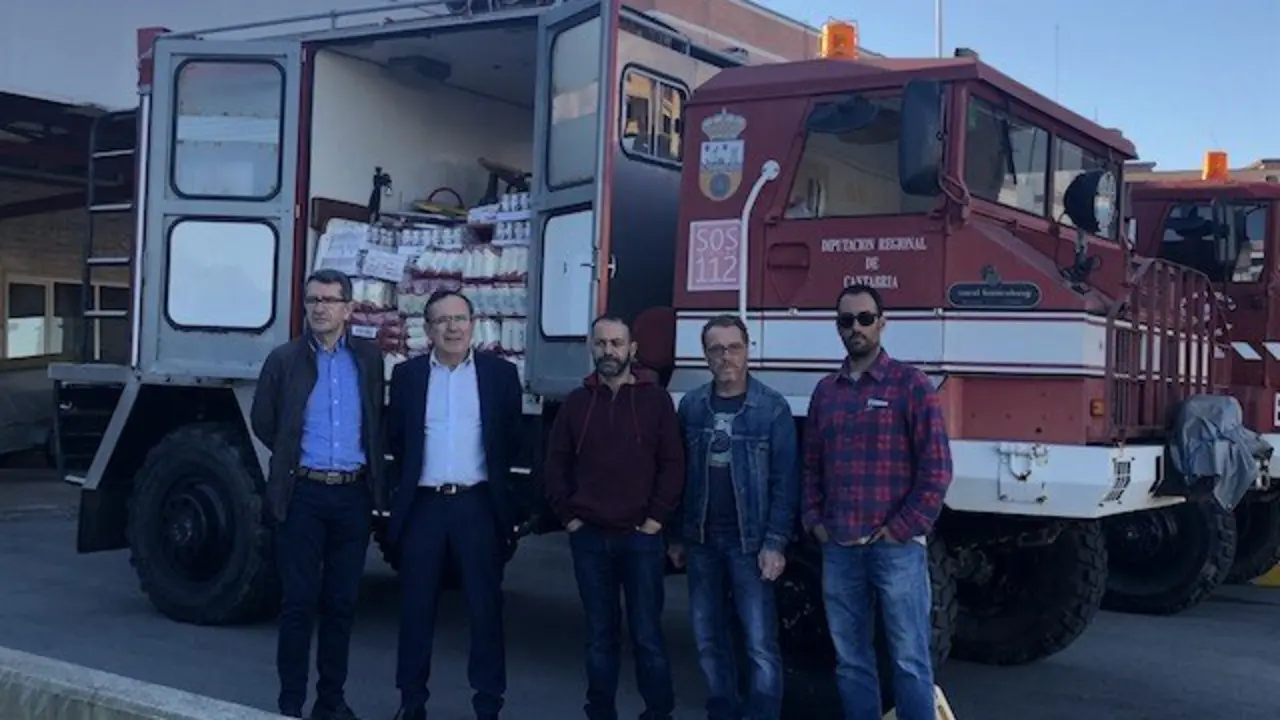 Torrelavega env&iacute;a al S&aacute;hara dos camiones