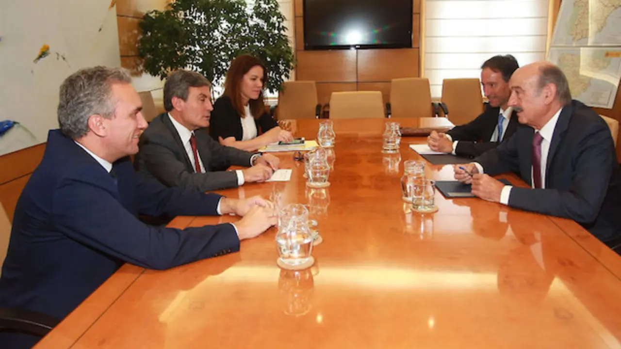 Reuni&oacute;n de Fomento con el consejero de Obras P&uacute;blicas, Jos&eacute; Mar&iacute;a Maz&oacute;n