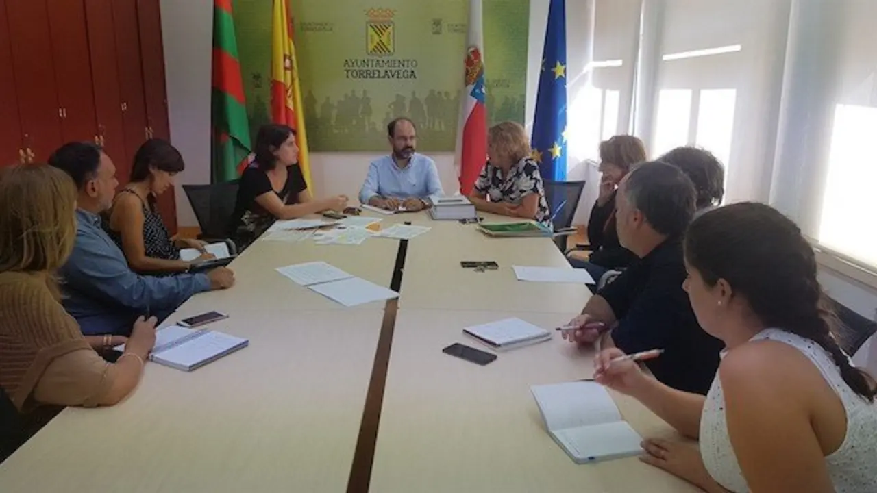 Reuni&oacute;n del dise&ntilde;o de la reforma del parque Manuel Barqu&iacute;n