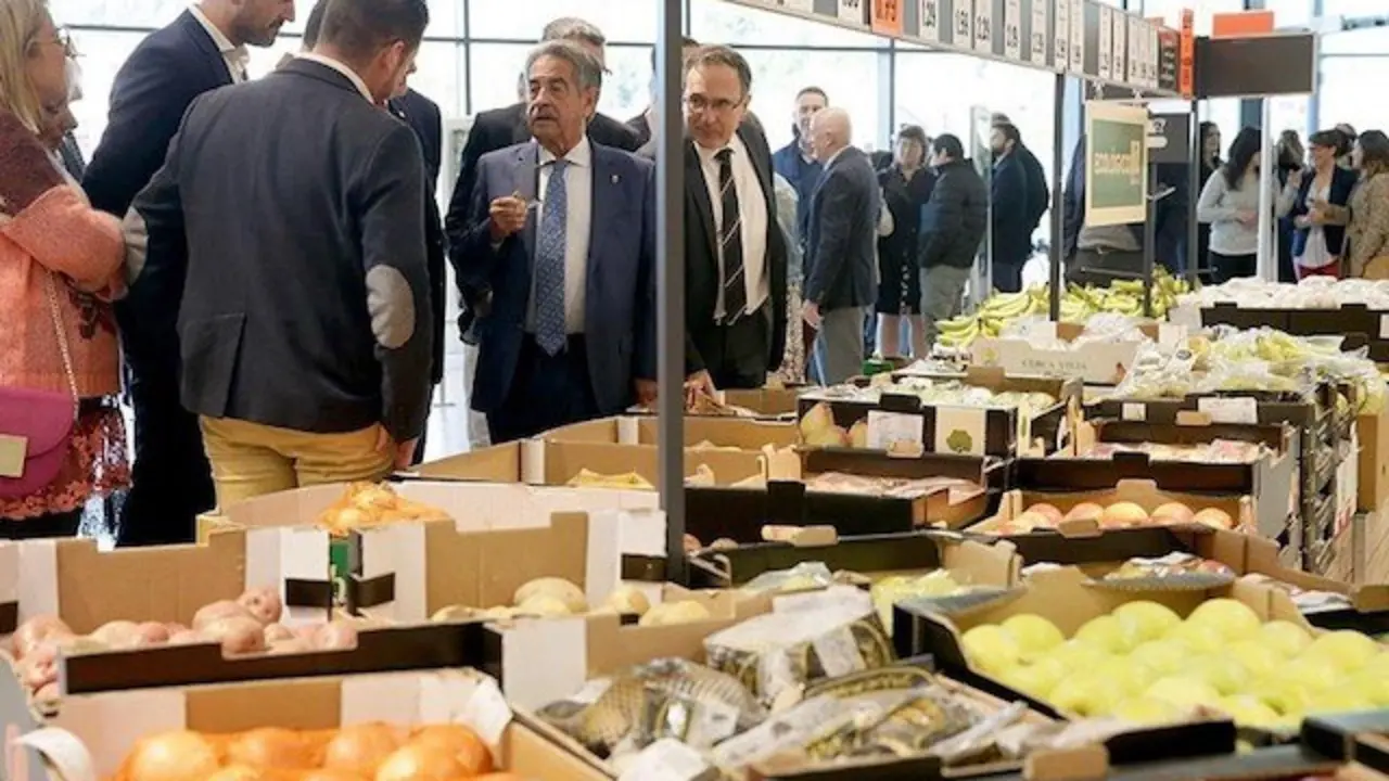 Revilla inaugura el segundo Lidl de Torrelavega