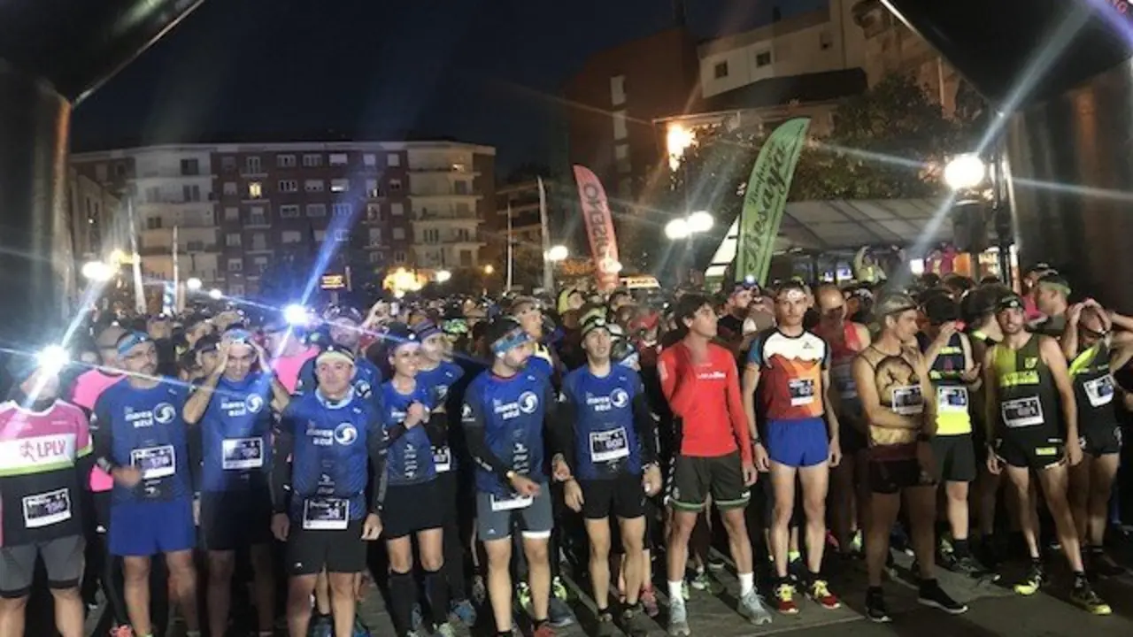 L&iacute;nea de salida de la Aldro Night City Trail