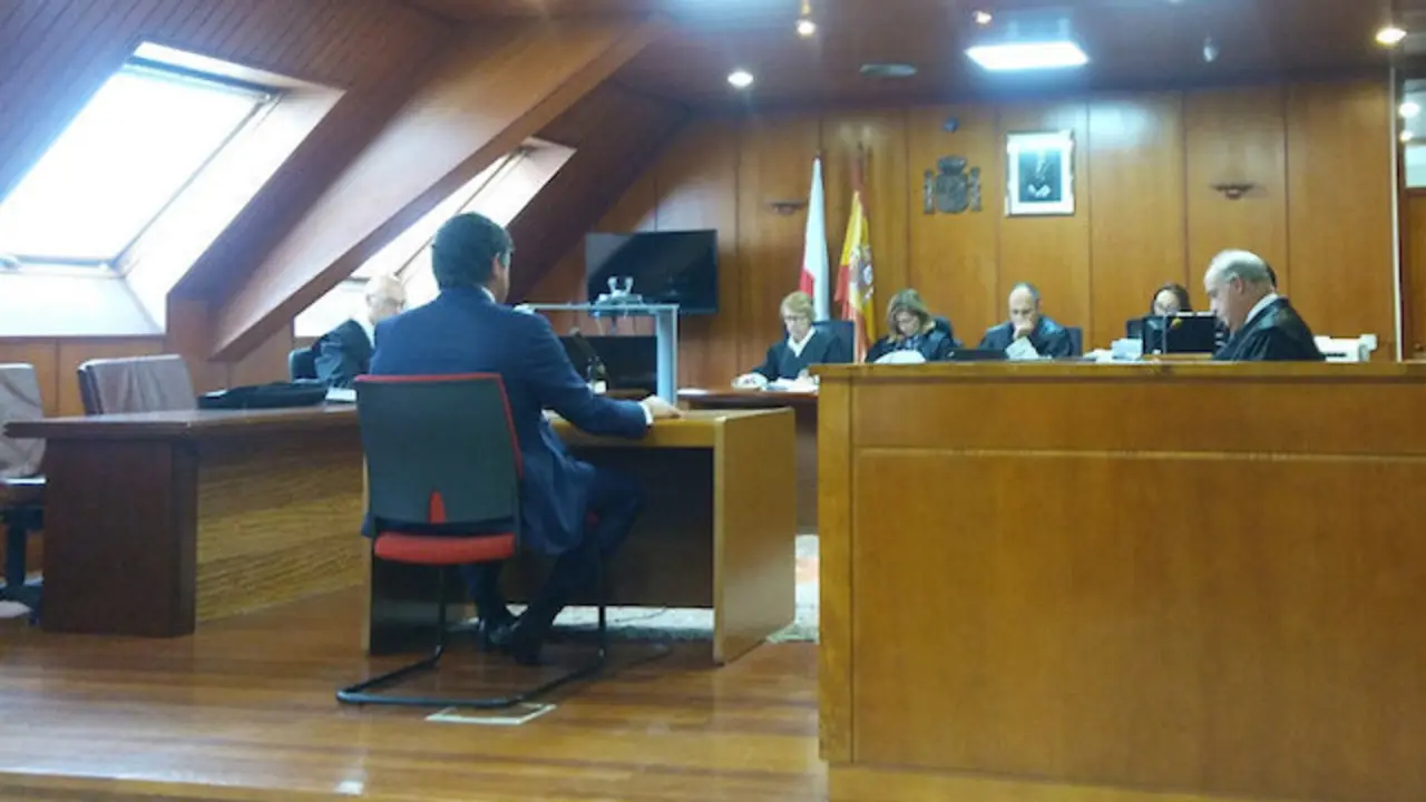 El sargento de la polic&iacute;a local de Santander, durante el juicio