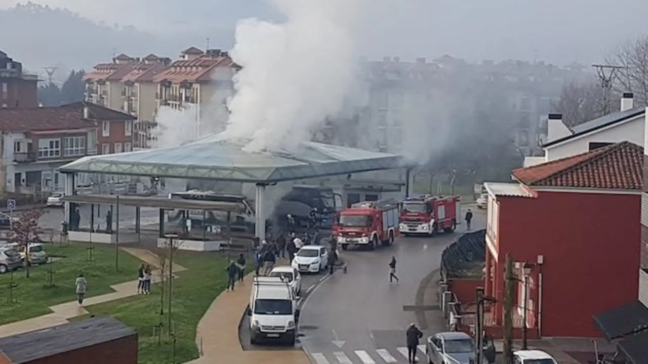 Estaci&oacute;n de autobuses de Sar&oacute;n | Foto- edc