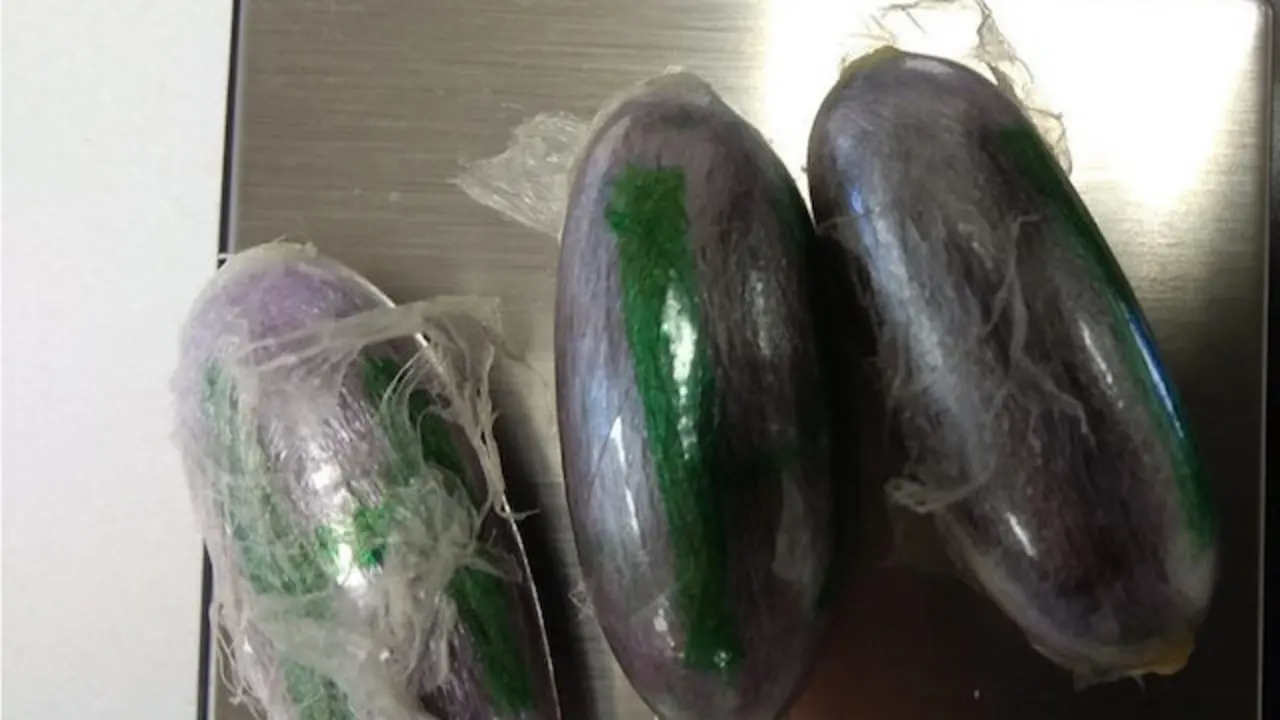 Imagen de las bellotas de hach&iacute;s incautadas