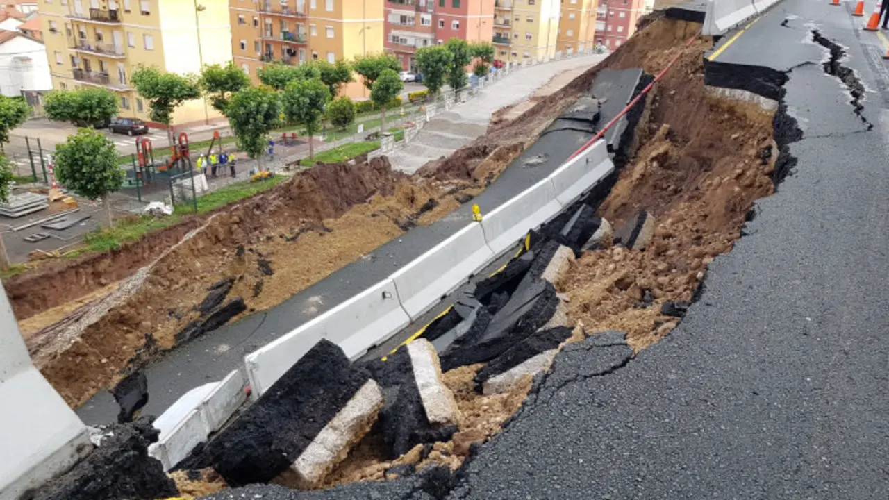 Desprendimiento en la autov&iacute;a A-67