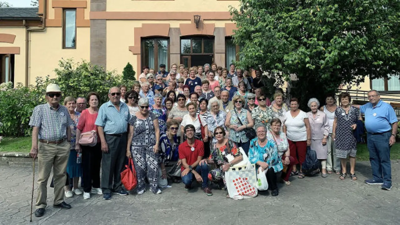 EuropaPress_2312435_Encuentro_de_mayores