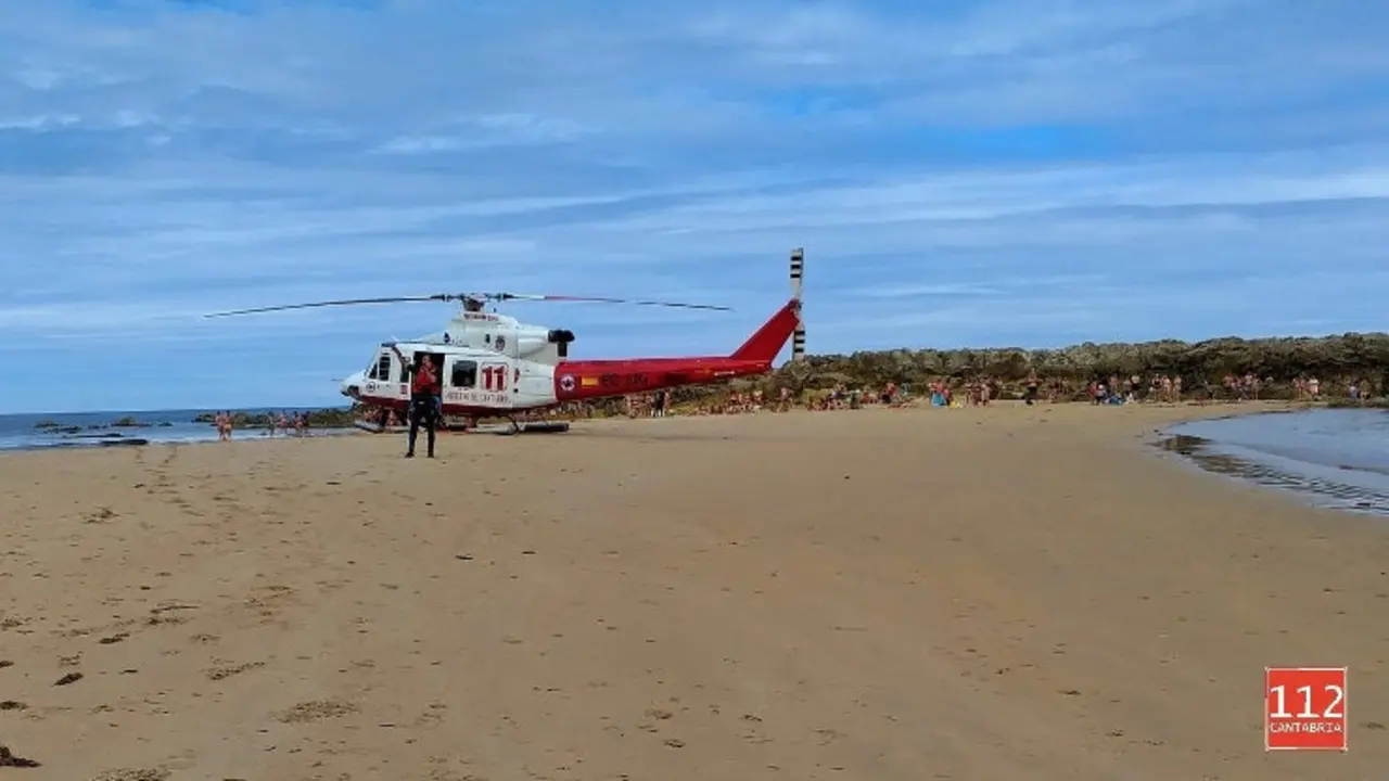 EuropaPress_2321106_Helic&oacute;ptero_112_en_playa_de_Amio
