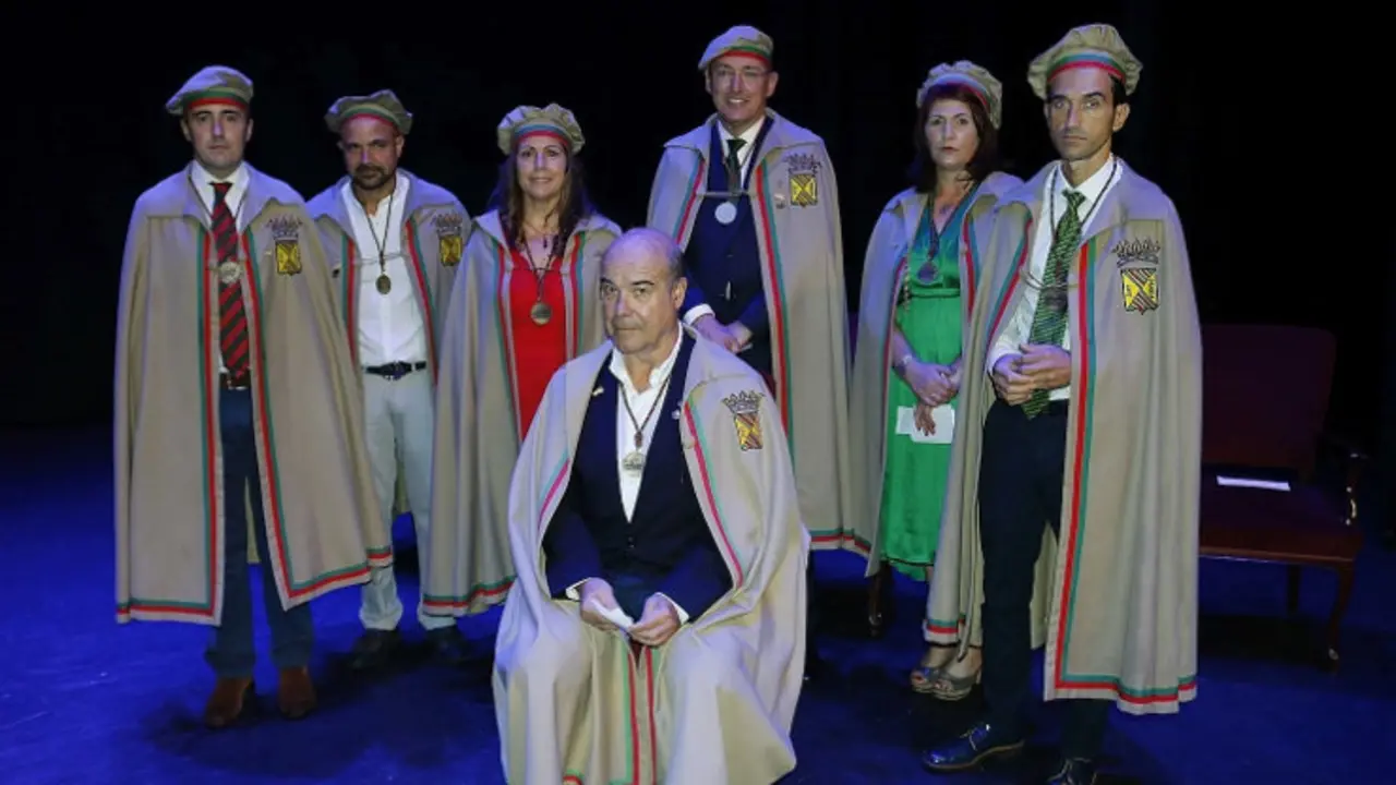 EuropaPress_2325825_Antonio_Resines_cofrade_de_honor_de_la_Cofrad&iacute;a_del_Hojaldre_de_Torrelavega