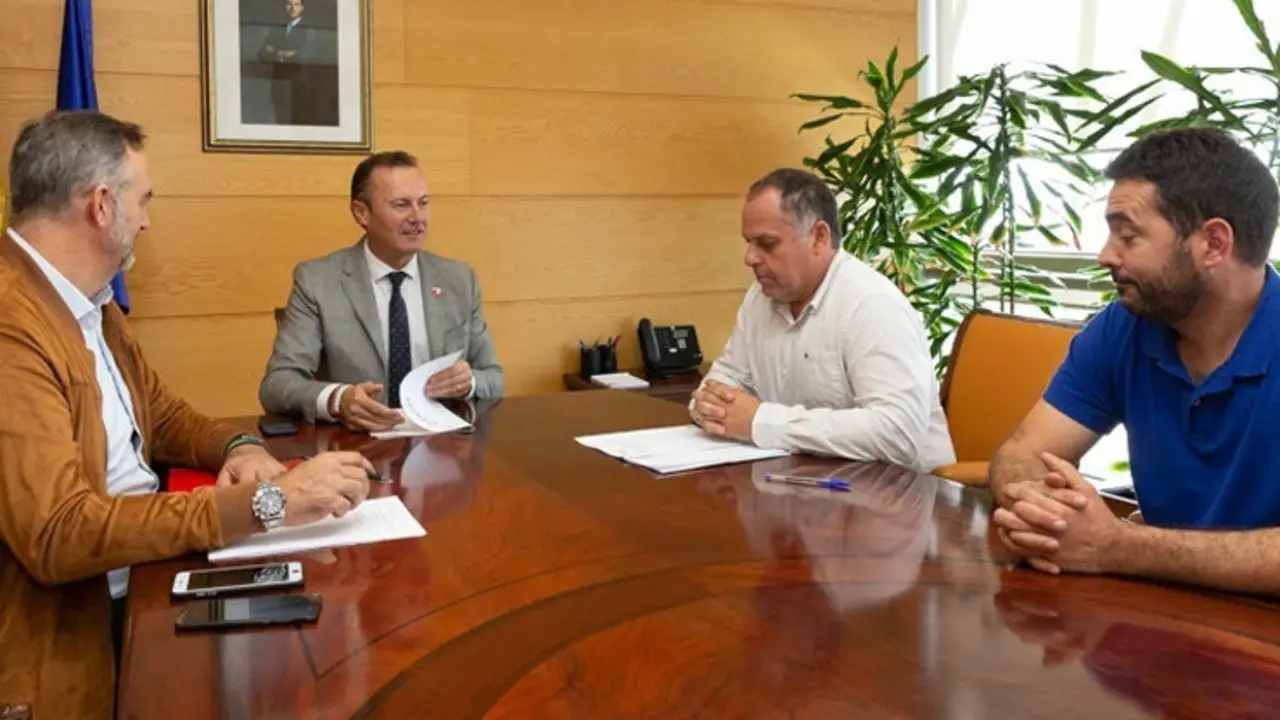 Reuni&oacute;n con miembros del Gobierno