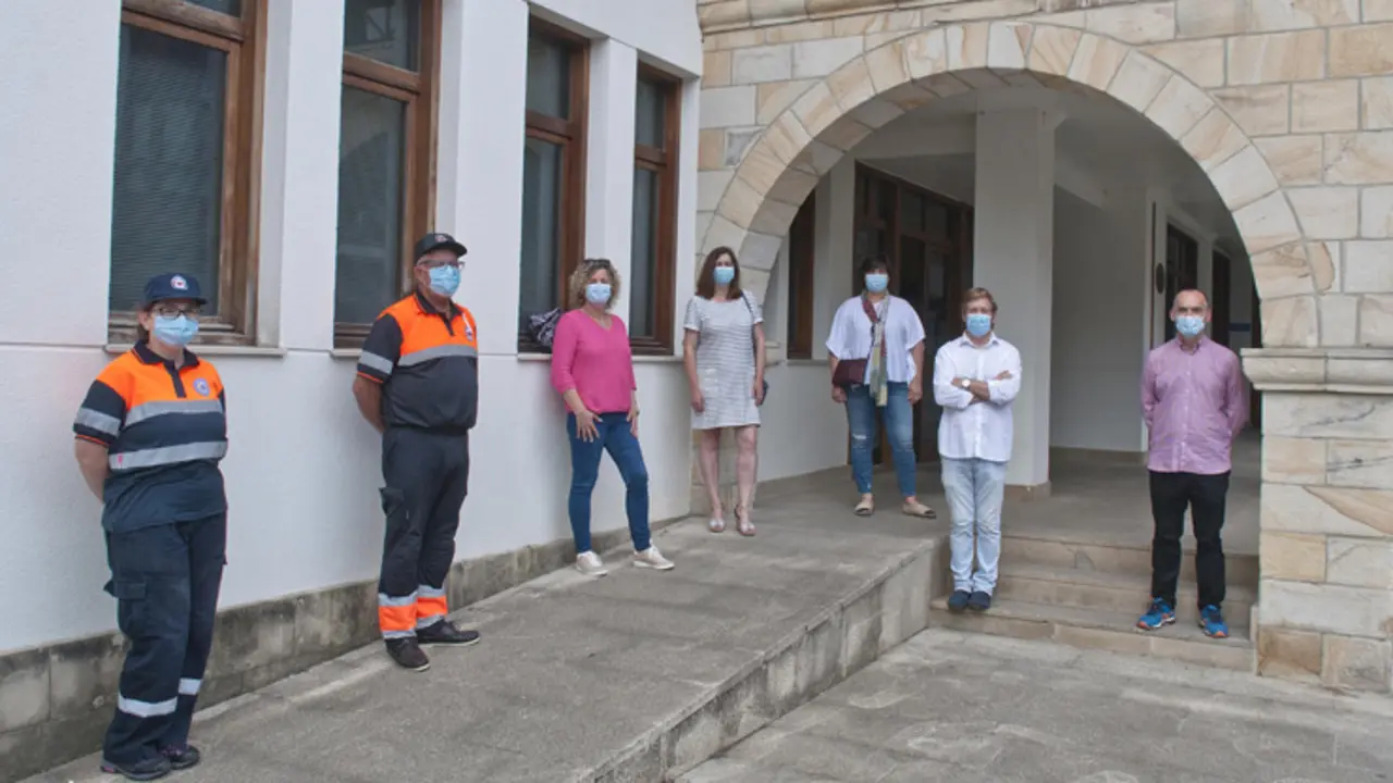 Entrega de alimentos de Anjanas Solidarias