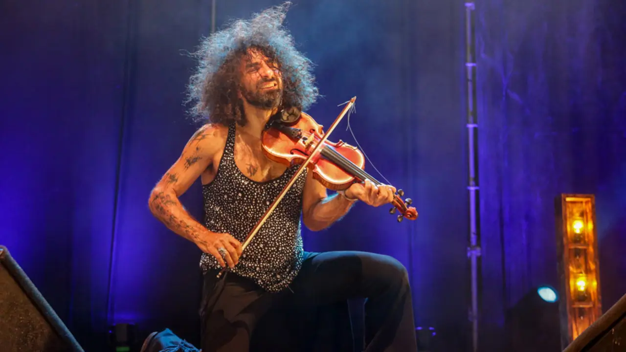 el-violinista-Ara-Malikian-en-uno-de-sus-conciertos