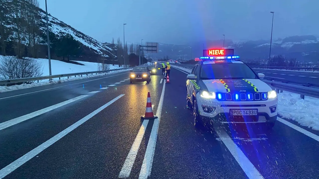 Operativo en la A-67 por la nieve