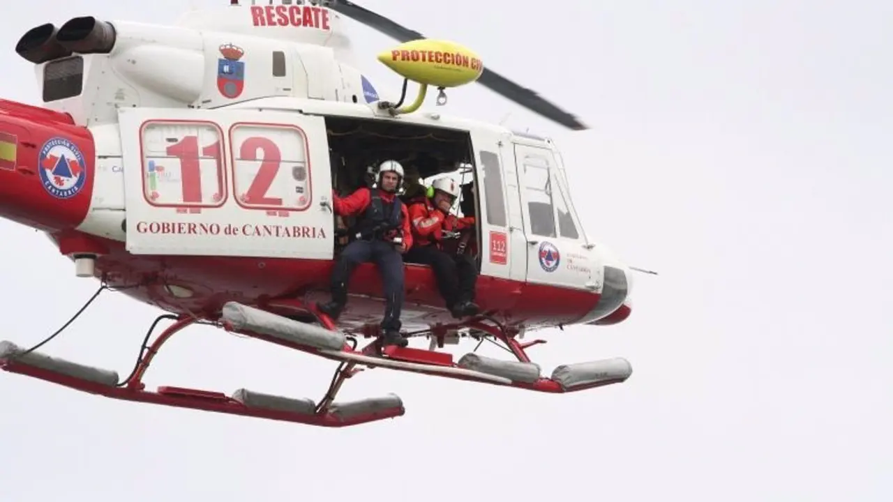 Helic&oacute;ptero del Gobierno de Cantabria. Foto| Archivo