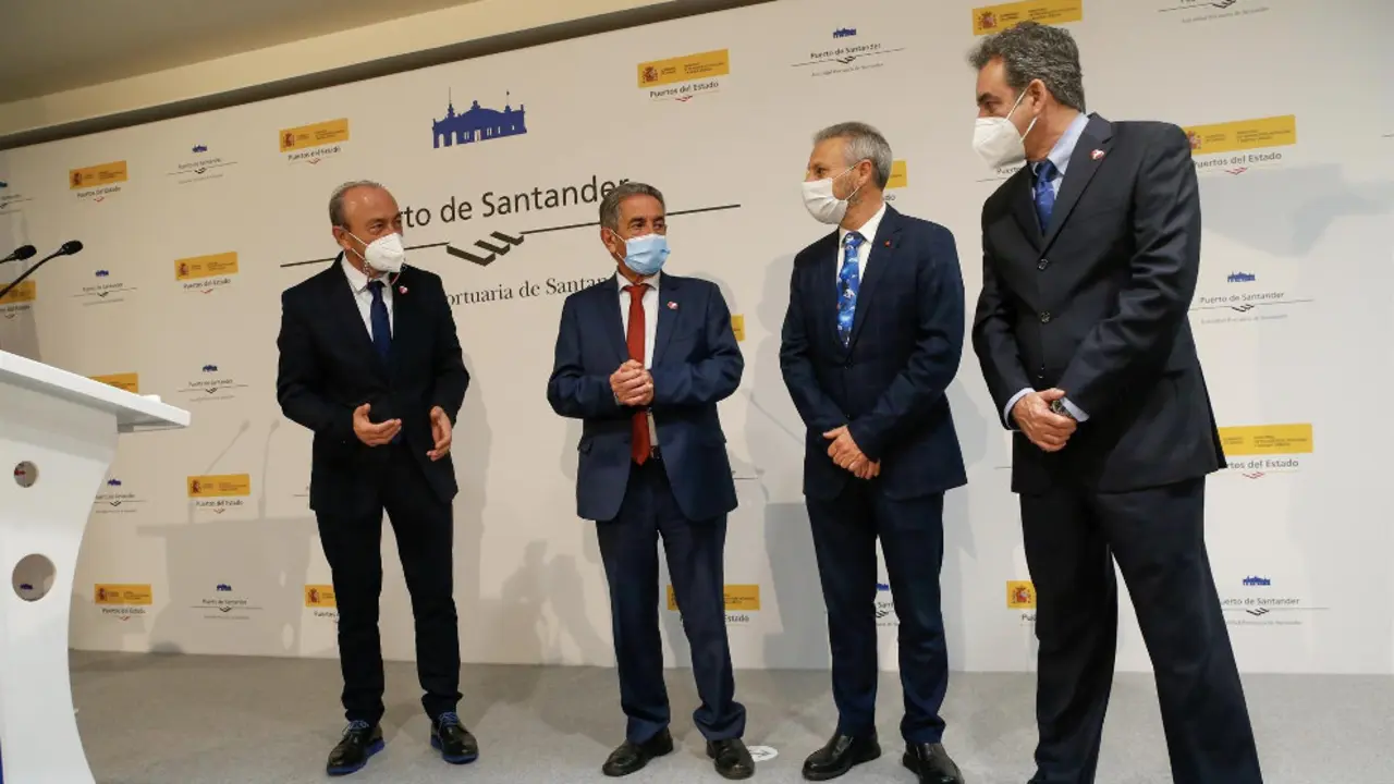 Marcano, Revilla, Toledo y Martín, esta mañana, en la Estación Marítima de Santander