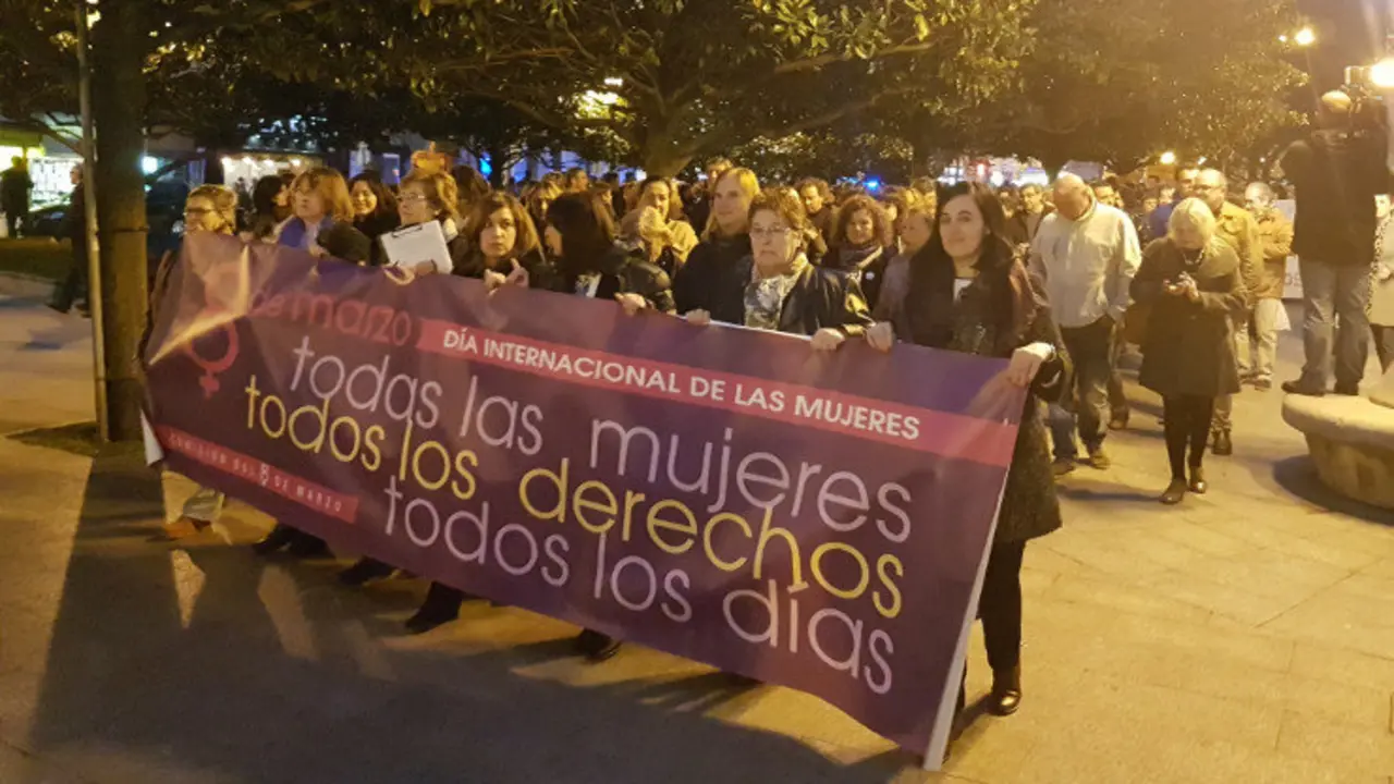 Cabeza de la manifestaci&oacute;n en el D&iacute;a Internacional de la Mujer