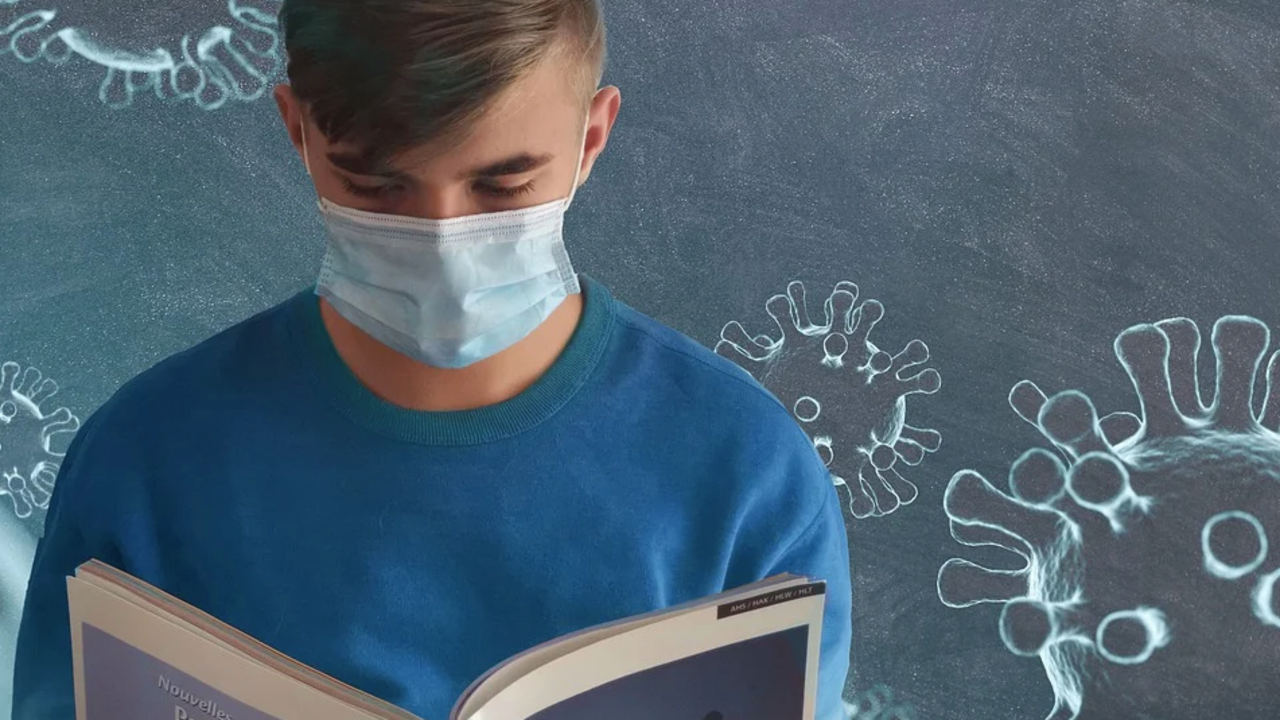 Estudiante con mascarilla