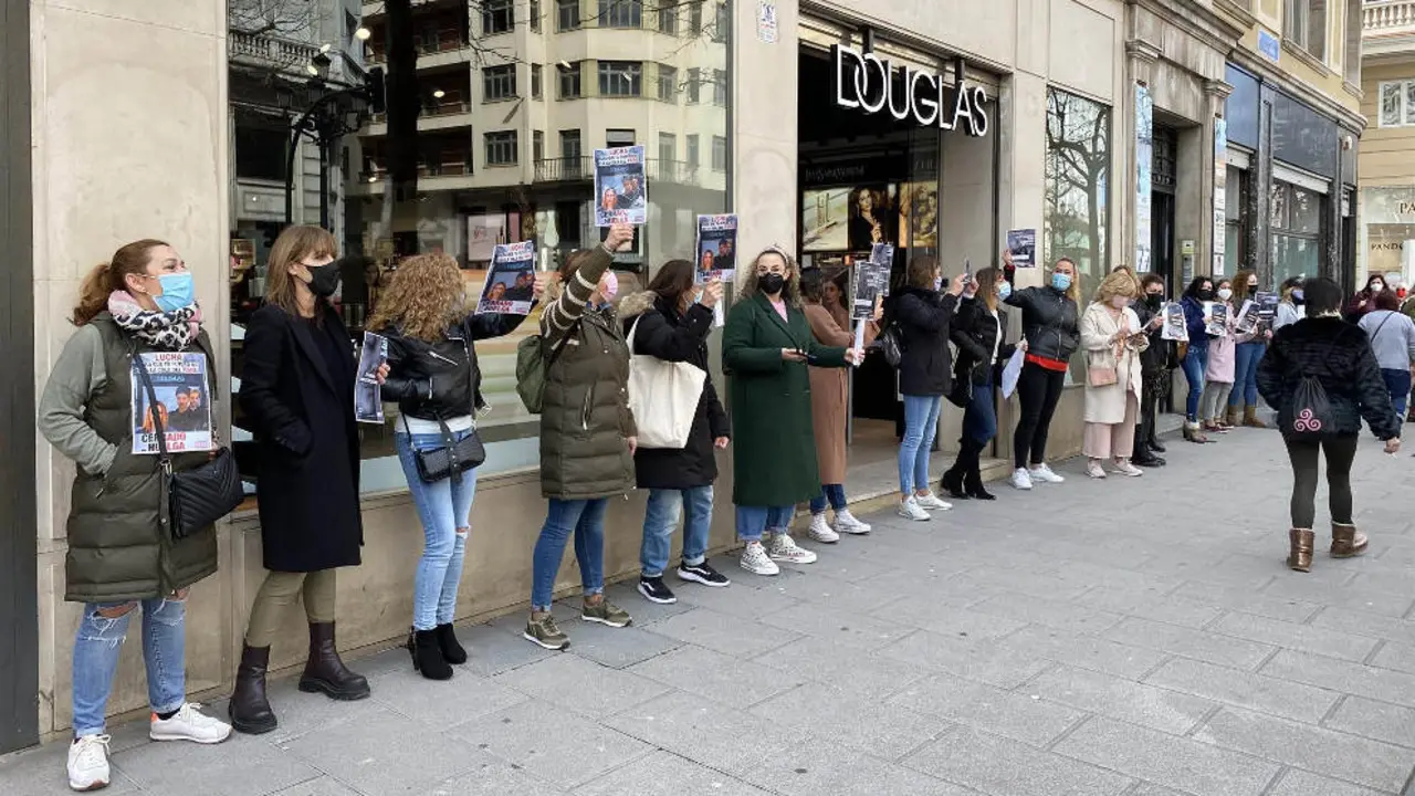 Huelga de la plantilla de Douglas en Santander