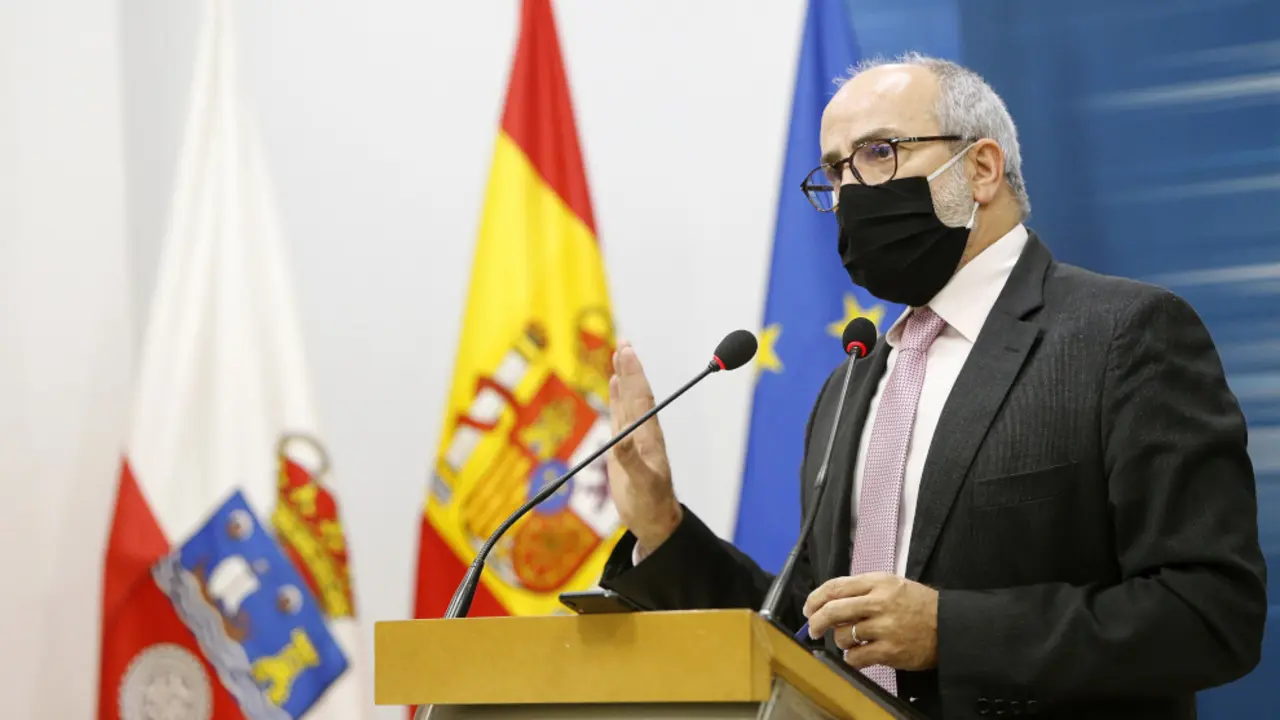 El consejero de Sanidad, Miguel Rodríguez