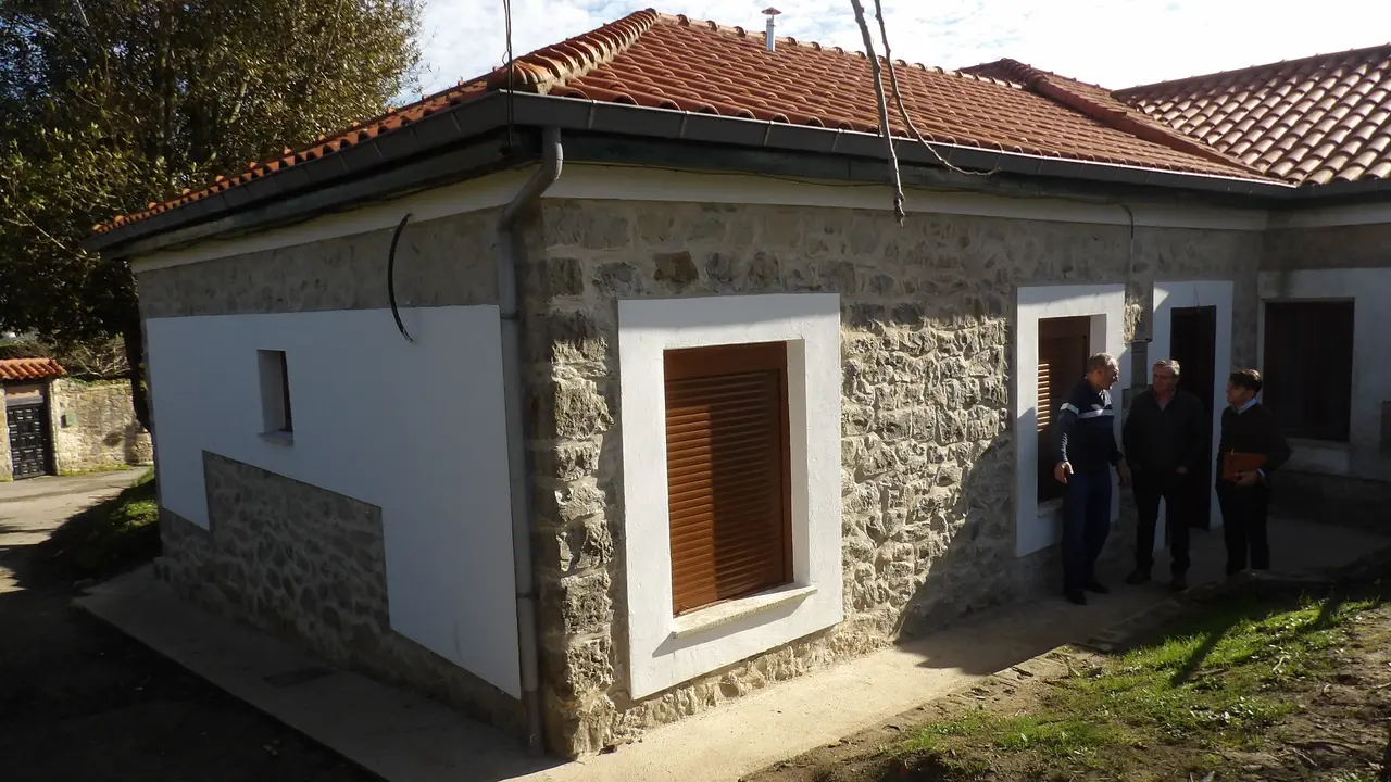 El Ayuntamiento concluye la rehabilitaci&oacute;n de una vivienda social en Puente Av&iacute;os