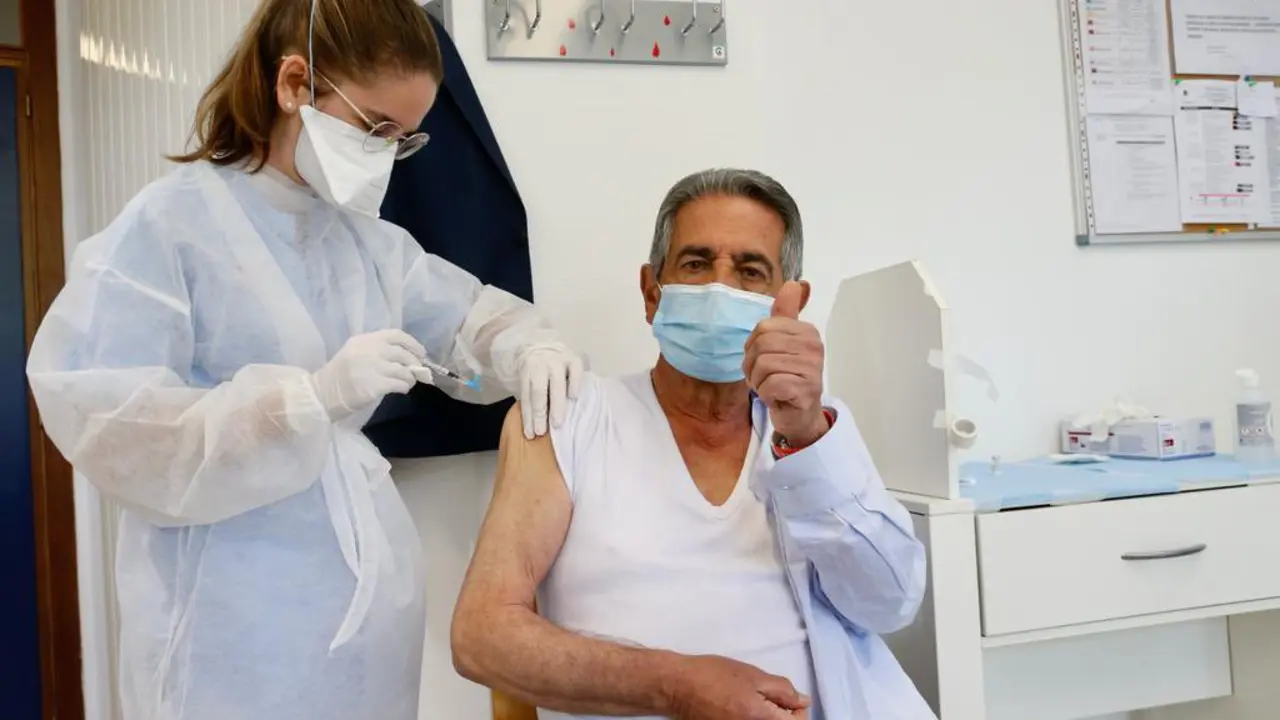 Miguel &Aacute;ngel Revilla