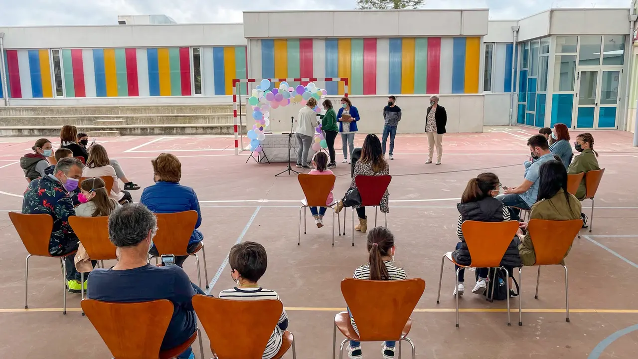 Entrega de premios del concurso escolar de redacci&oacute;n