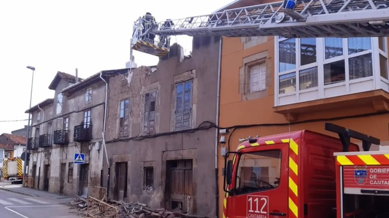 Efectivos de bomberos del Gobierno de Cantabria