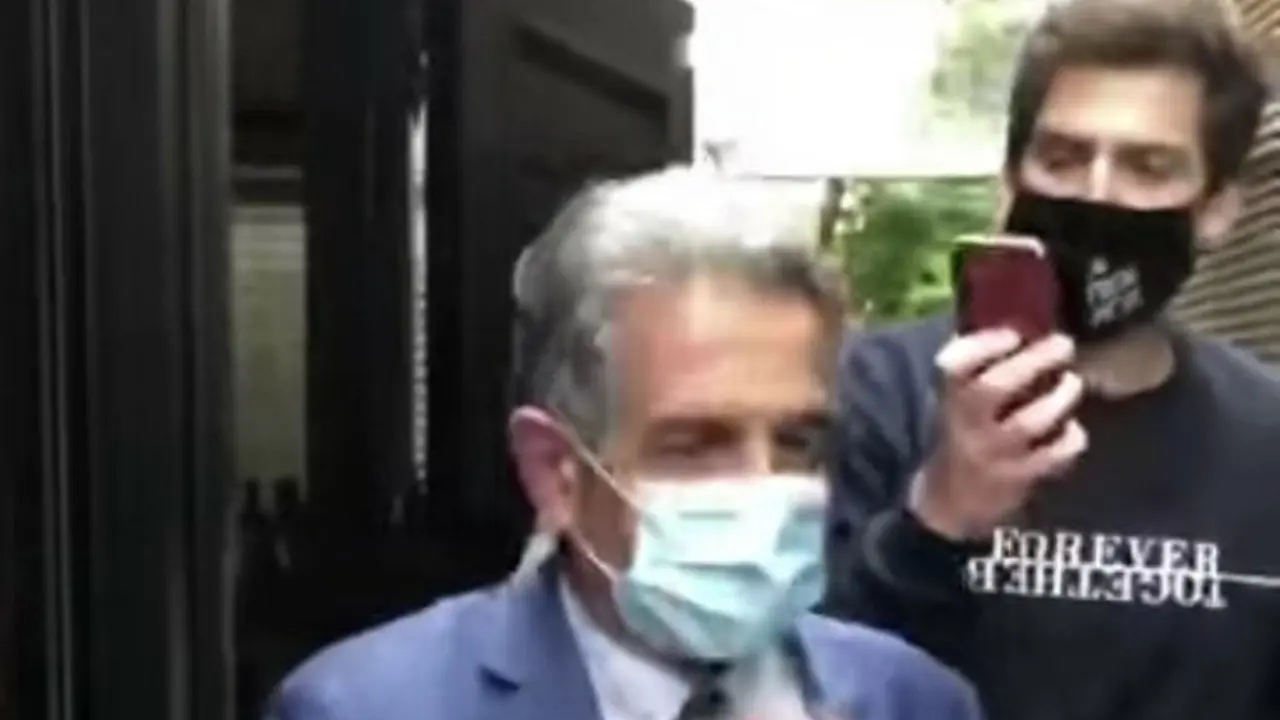 Imagen difundida en redes sociales del presidente de Cantabria, Miguel Ángel Revilla, que ha denunciado un escrache