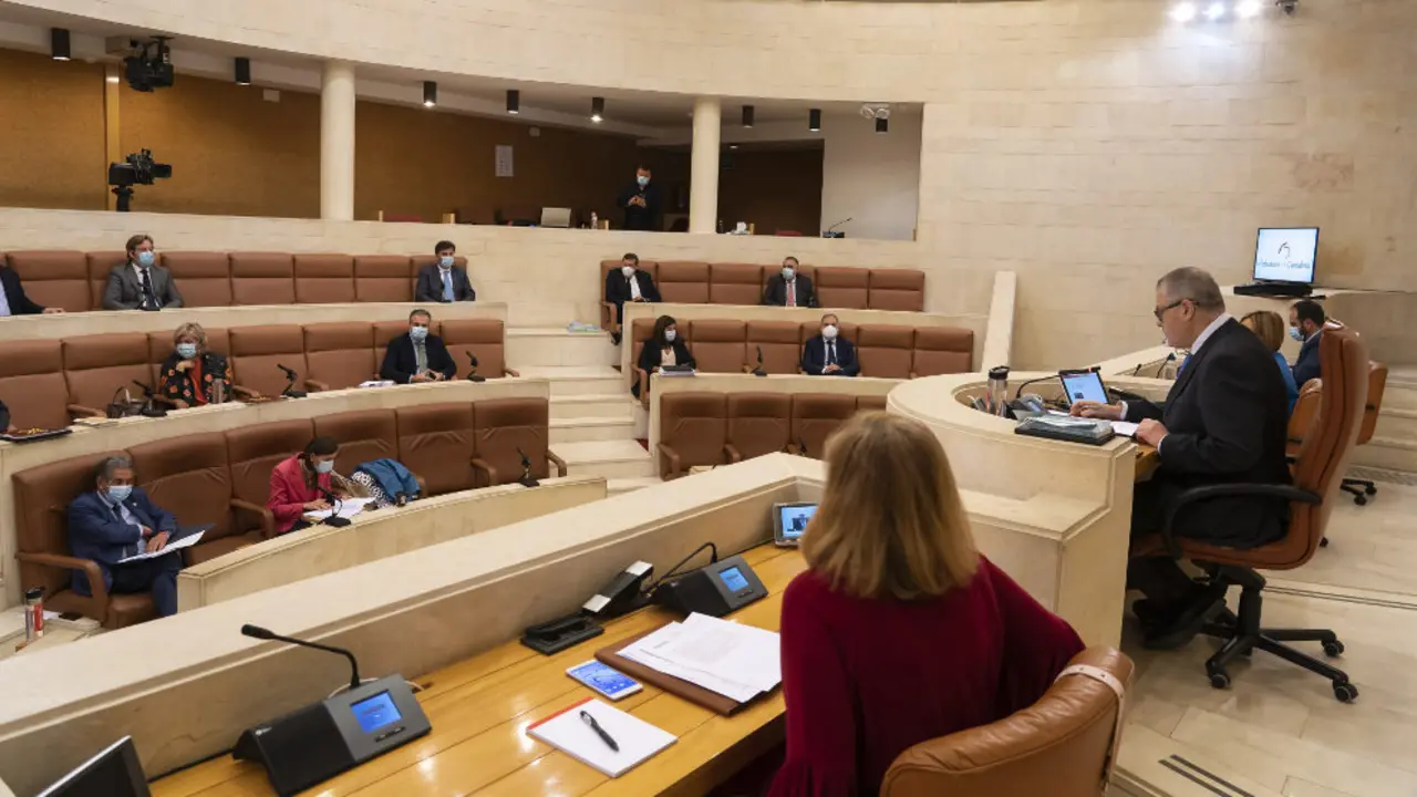 Pleno del Parlamento de Cantabria