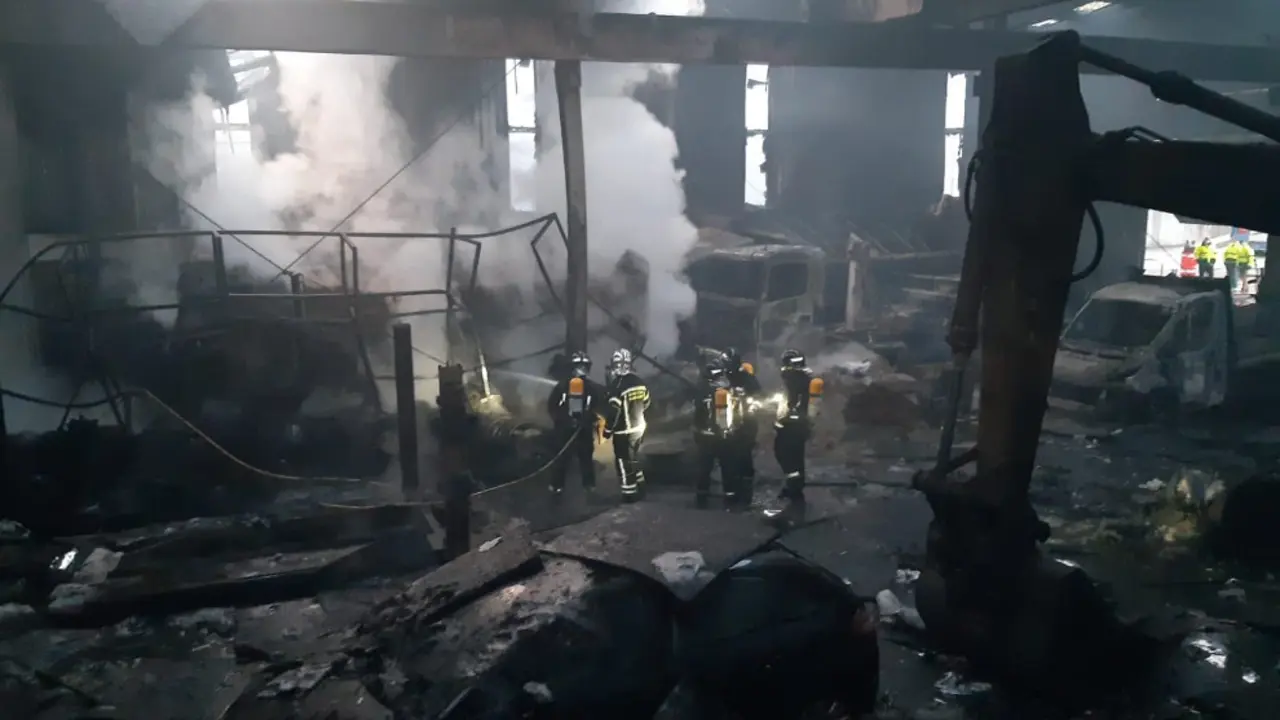 Nave industrial calcinada