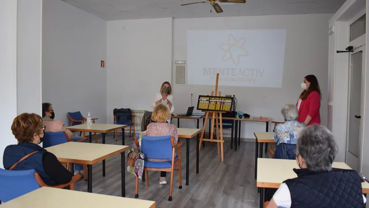 Taller de estimulaci&oacute;n de Pi&eacute;lagos
