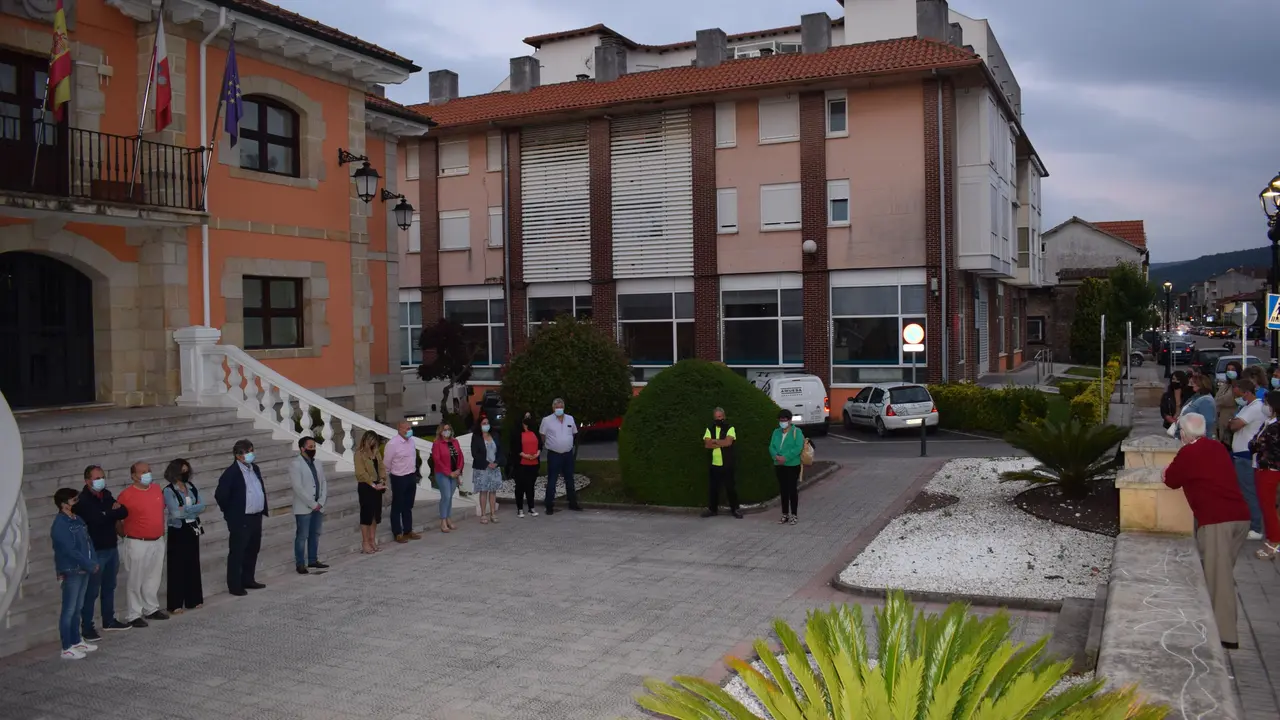 Minuto de silencio por las v&iacute;ctimas de violencia machista