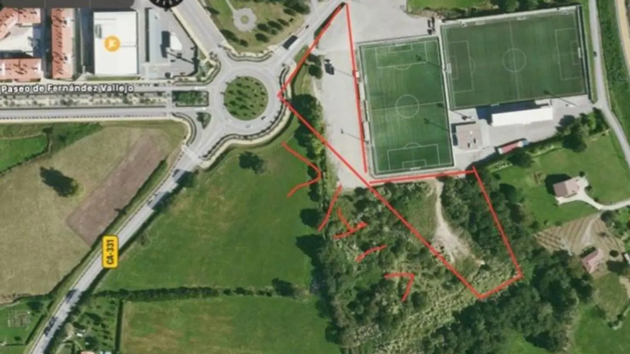 Parcelas donde se ubicarían las piscinas al aire libre de Torrelavega