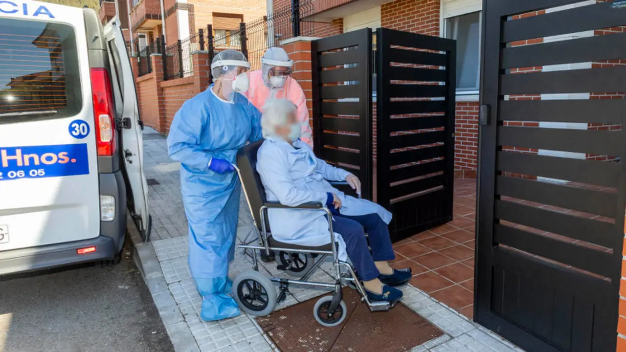 Las residencias de mayores están en una situación complicada por los casos de coronavirus entre el personal de las mismas y los ancianos