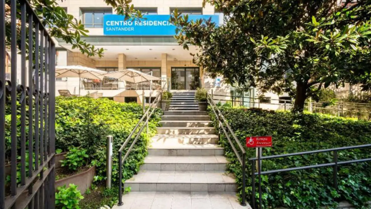 Las gerocultoras de la residencia Sanitas Mayores de Santander no podrán administrar medicamentos sin la presencia de un sanitario | Foto- UGT Cantabria