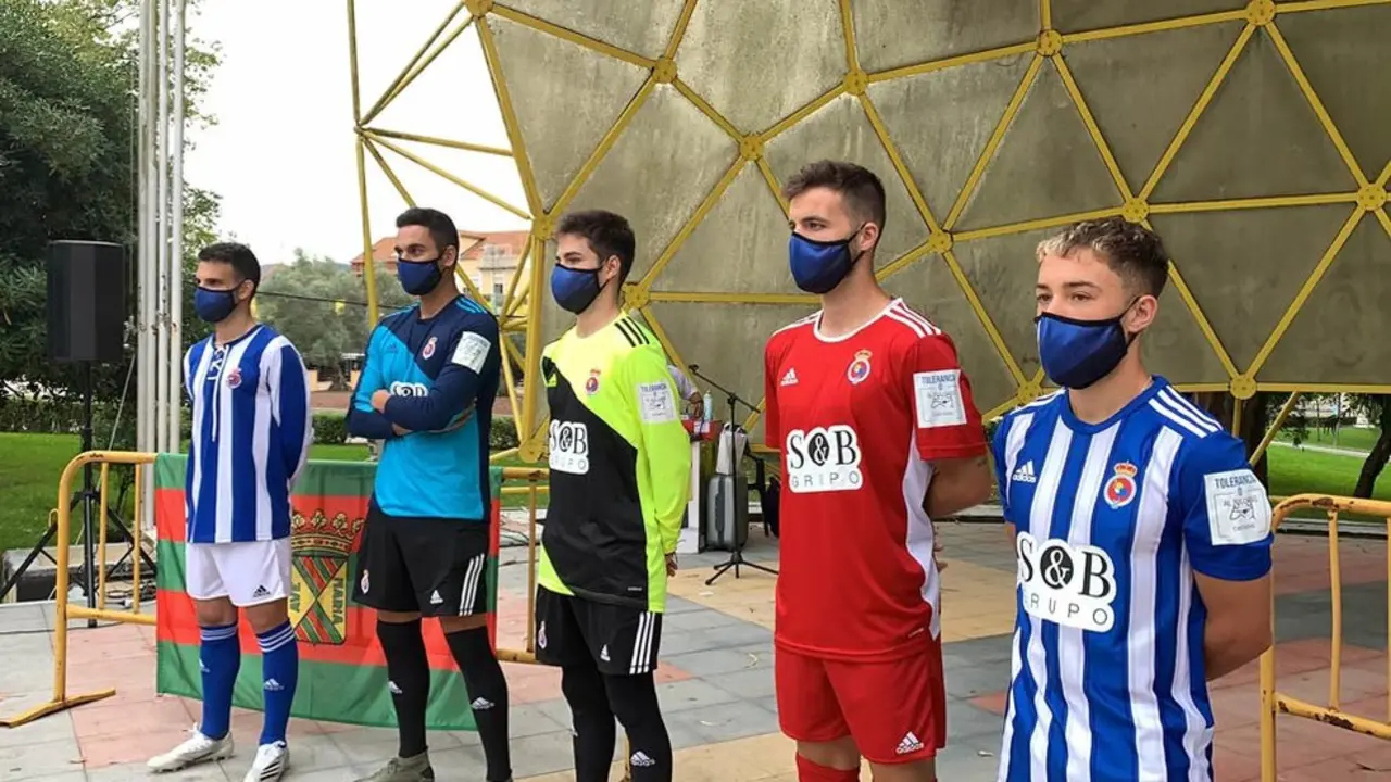 Presentación de las equipaciones de la Gimnástica para esta temporada