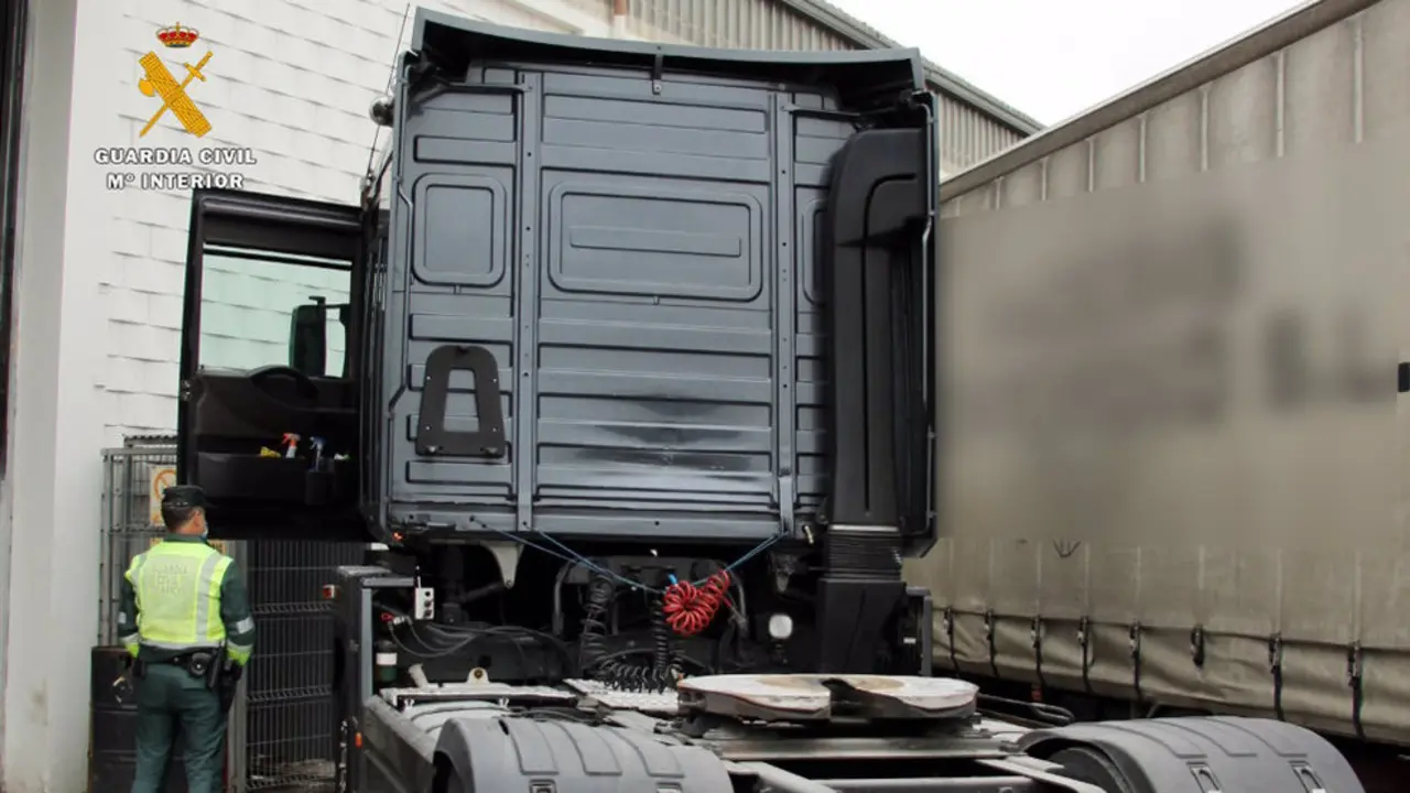 Camión intervenido en operación contra la manipulación de tacógrafos