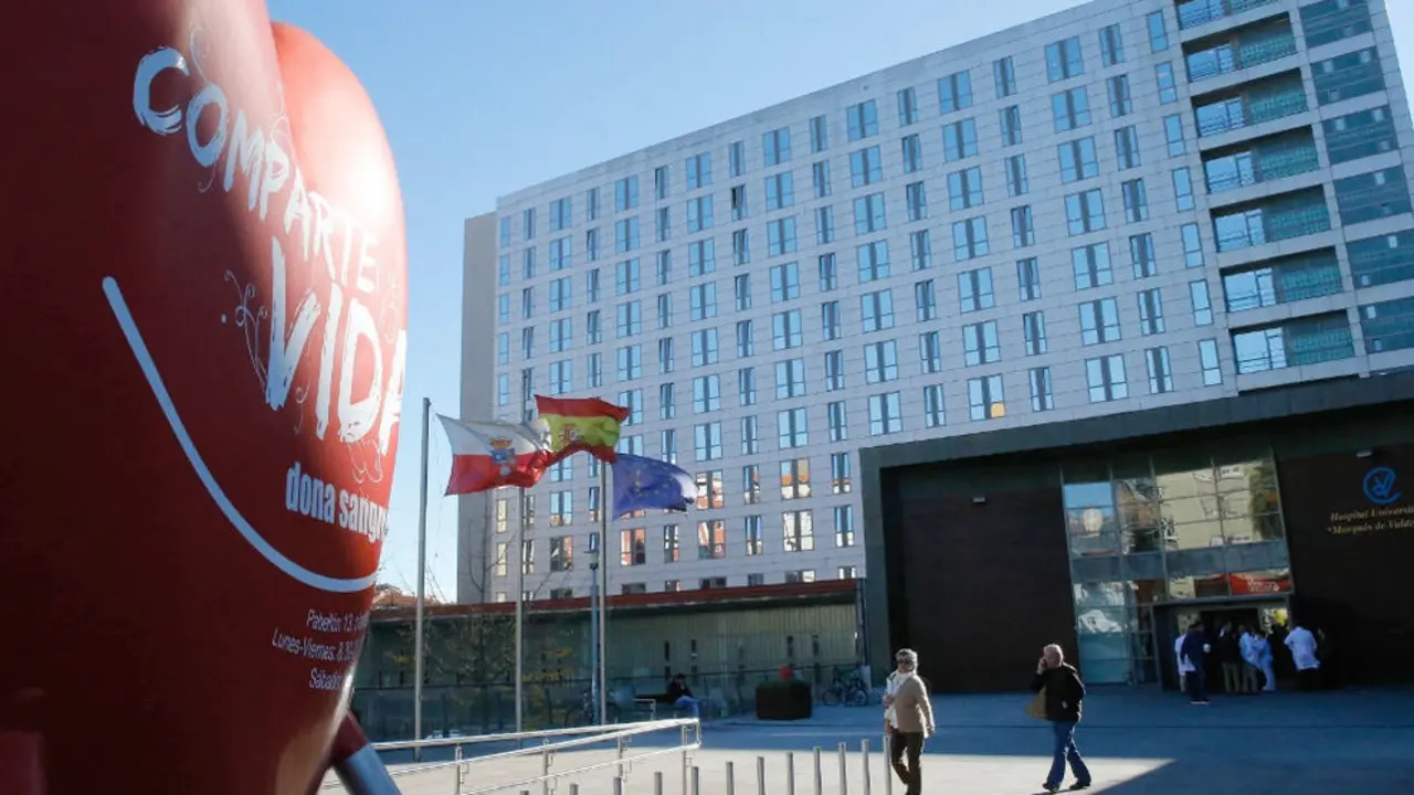Edificio 2 de noviembre del Hospital Universitario Marqués de Valdecilla