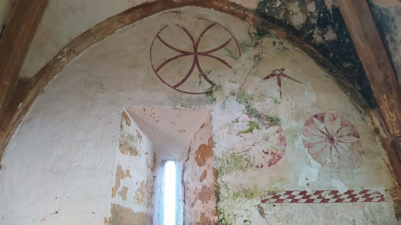Estado en el que se encuentra una de las pinturas murales de Lazareto de Abaño