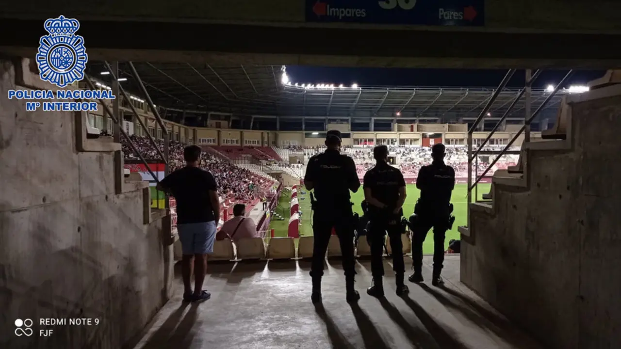 Detenido un joven y expulsado otro tras un partido de fútbol en Logroño