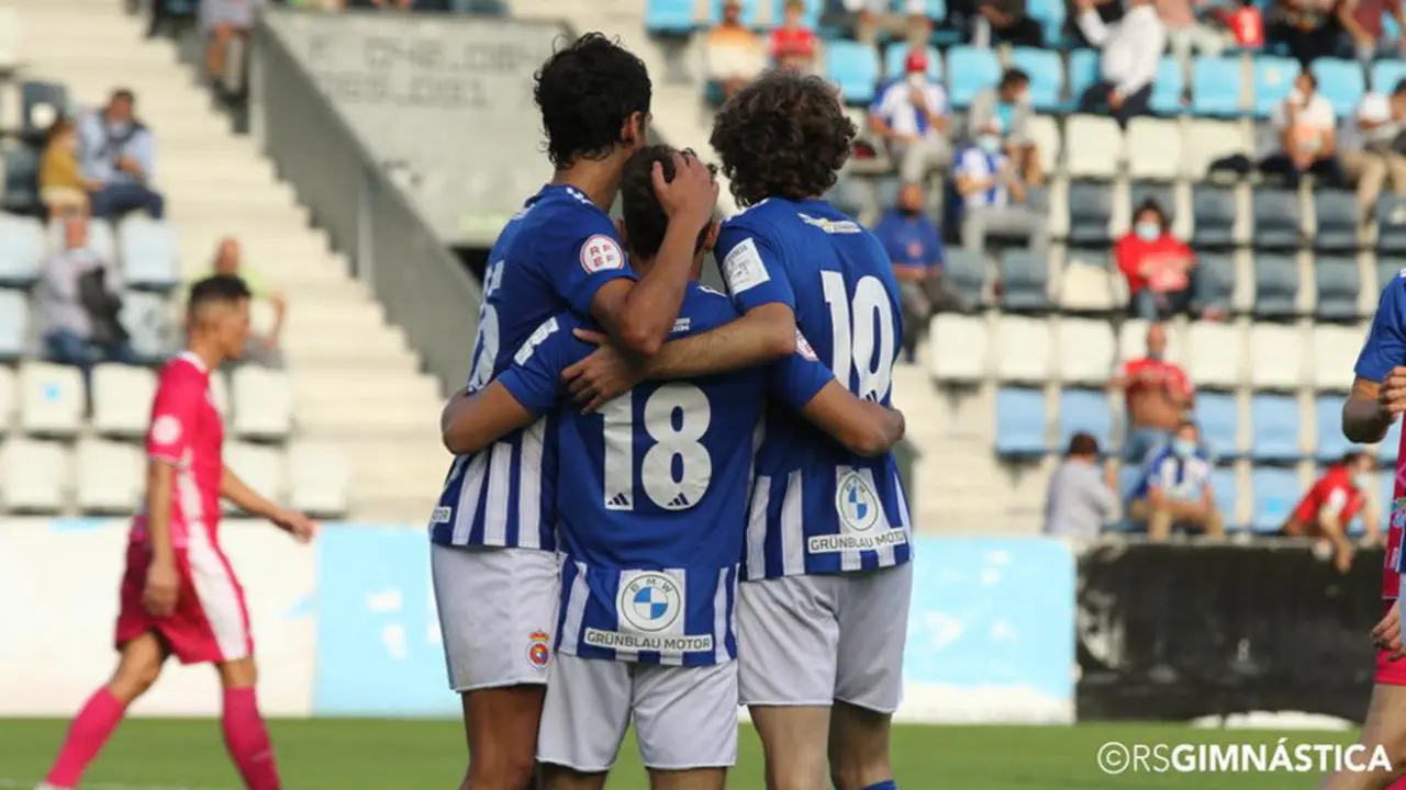 Celebración de uno de los tantos de la RS Gimnástica